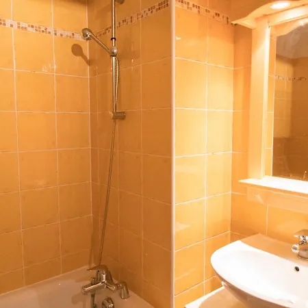 Duplex Pour 10 Pers, Au Pied Des Pistes, Proche Telecabine Et Commerces, Parking Inclus - Fr-1-508-16 Apartment Lanslevillard