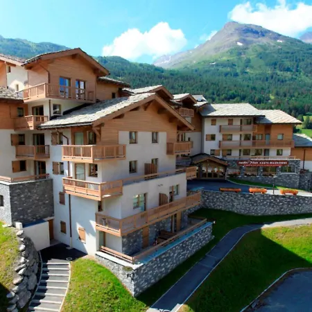 Duplex Pour 10 Pers, Au Pied Des Pistes, Proche Telecabine Et Commerces, Parking Inclus - Fr-1-508-16 *