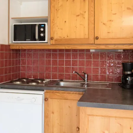 Duplex Pour 10 Pers, Au Pied Des Pistes, Proche Telecabine Et Commerces, Parking Inclus - Fr-1-508-16 *