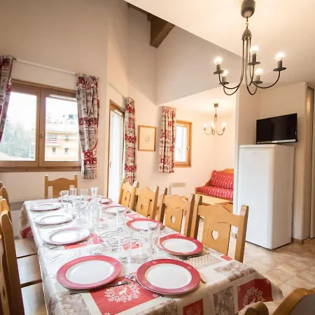 Duplex Pour 10 Pers, Au Pied Des Pistes, Proche Telecabine Et Commerces, Parking Inclus - Fr-1-508-16 *