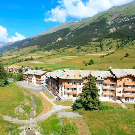 Duplex Pour 10 Pers, Au Pied Des Pistes, Proche Telecabine Et Commerces, Parking Inclus - Fr-1-508-16 *